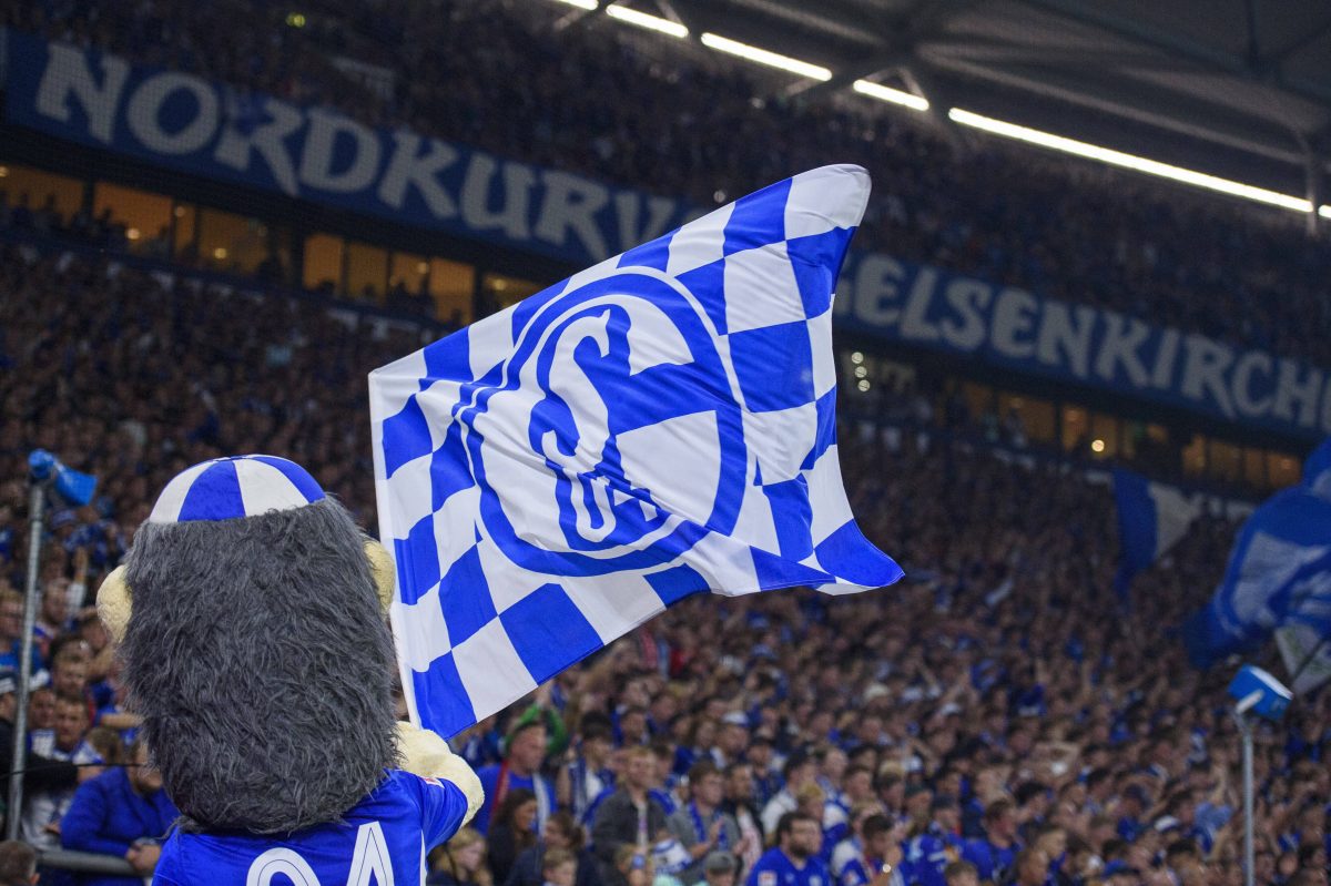 Der FC Schalke 04 trifft auf Eintracht Braunschweig.