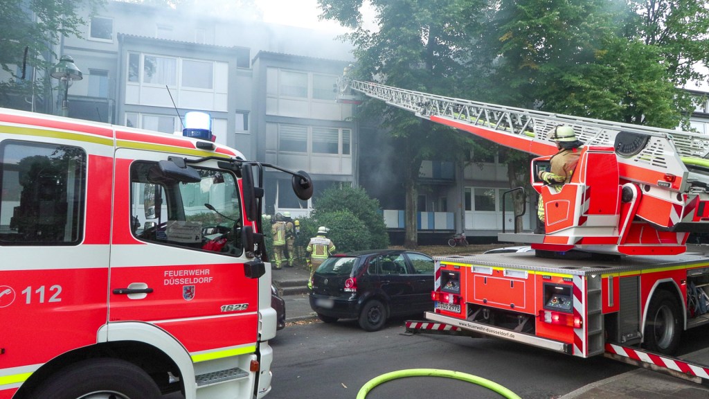Feuerwehr Düsseldorf (NRW) beim Einsatz