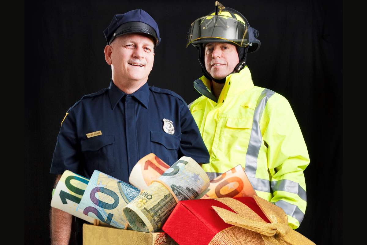 Fetter Zuschlag für Beamte. Bis zu hunderttausend Euro gibt es mehr.