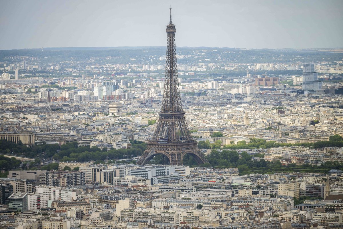Alarm am Eiffelturm! Am Samstag gab es eine Bombendrohung für das Pariser Wahrzeichen. Sofort wurden Maßnahmen ergriffen – jetzt gibt es Entwarnung.