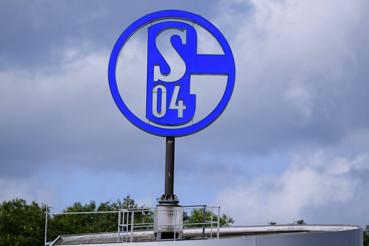 Beim Heimspiel des FC Schalke 04 kam es offenbar zum Eklat.
