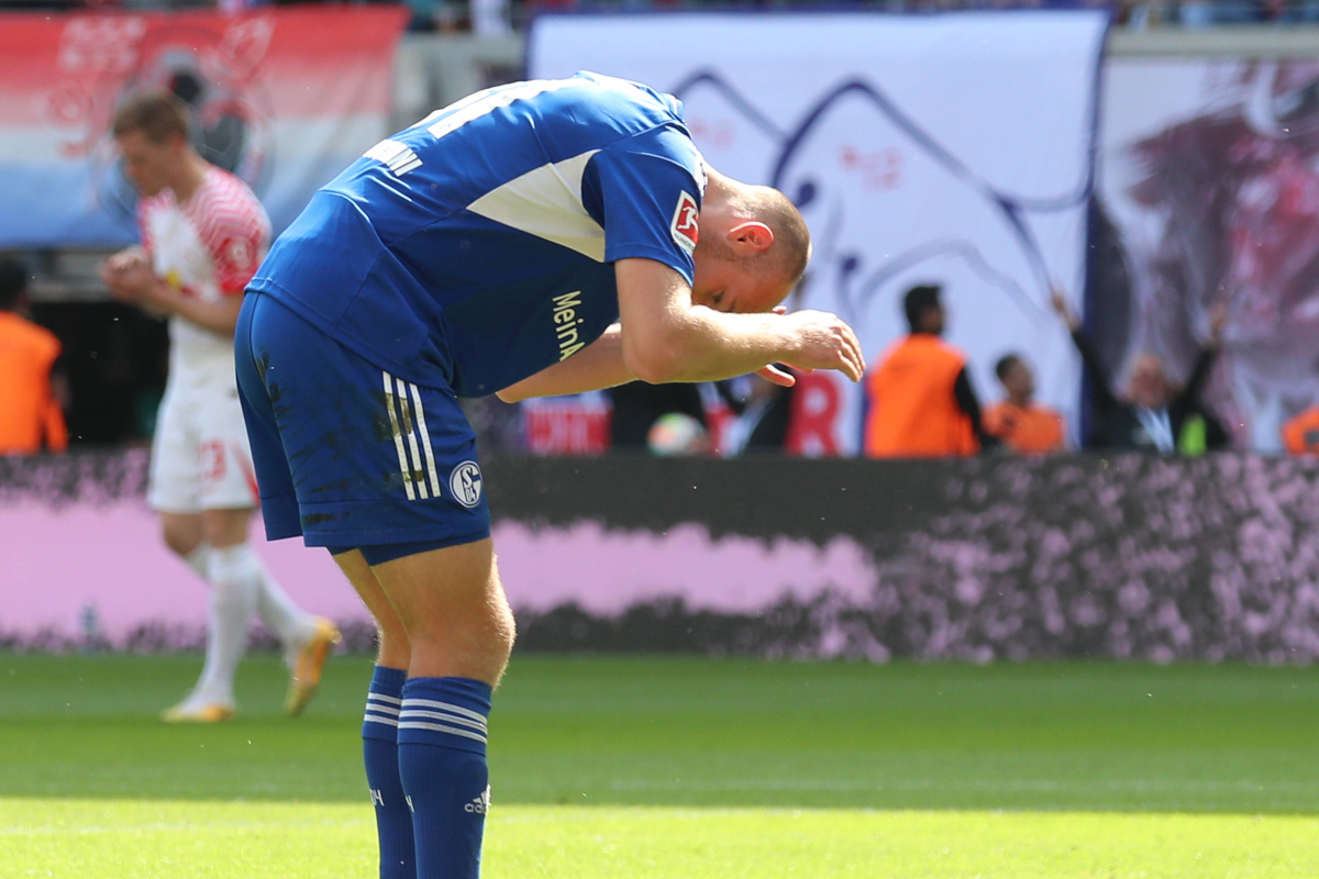 FC Schalke 04: Pyro, Rauch, Choreo auf Schalke: Fans des 1. FC ...