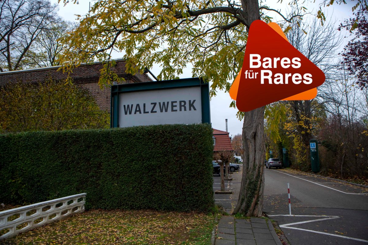 Der Weg zum Walzwerk in Pulheim und das Logo von Bares für Rares