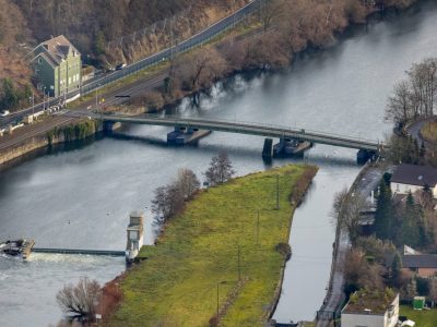 In Bochum wird eine sehr wichtige Brücke nach Essen gesperrt. Autofahrer haben keine Chance. Fahrräder und Fußgänger hingegen schon.