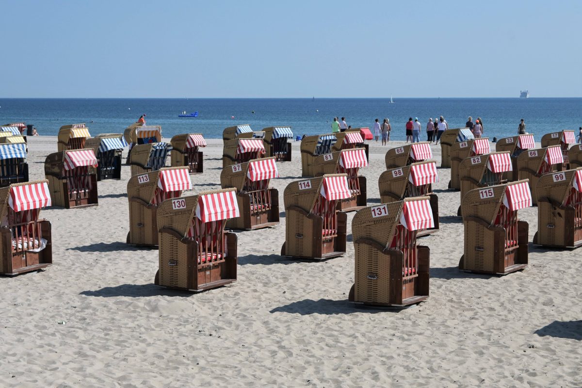 Urlaub an der Ostsee Trauriger Anblick am Strand Besuchern tut es