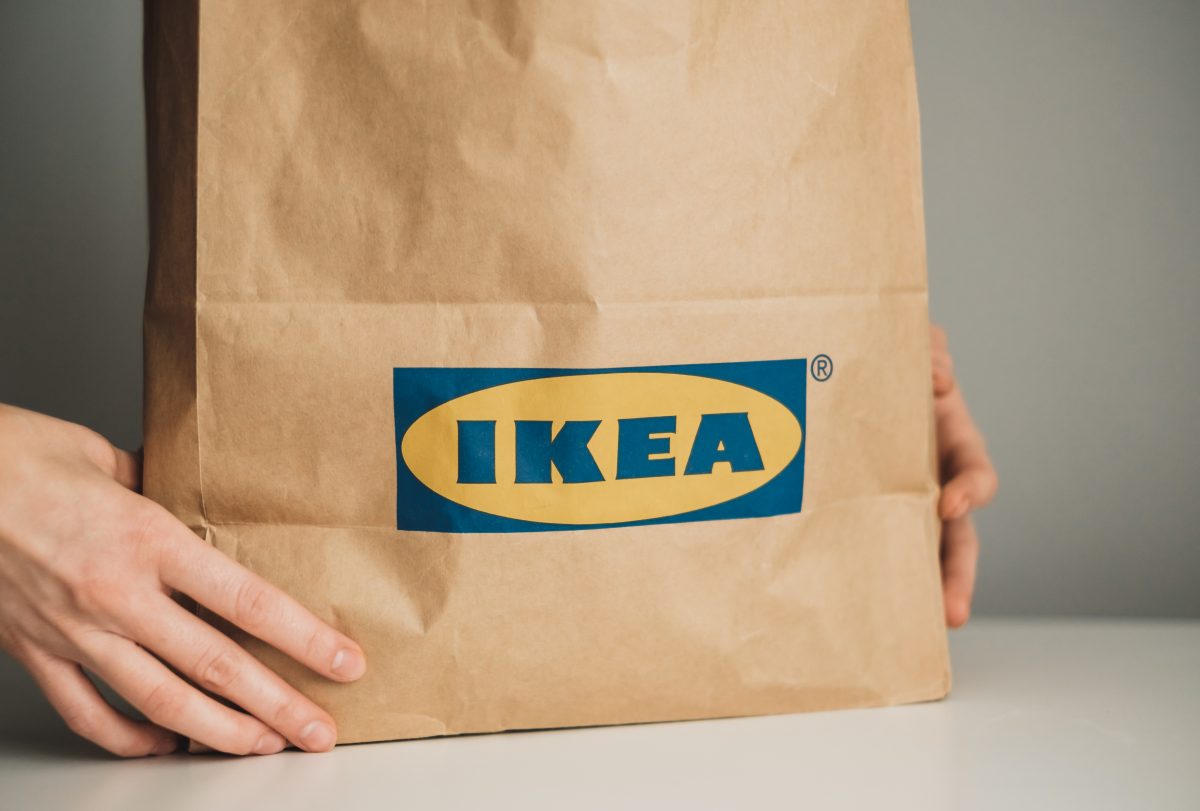 Ikea-Kunde erhält riesiges Paket – als er es öffnet, packt ihn die Wut