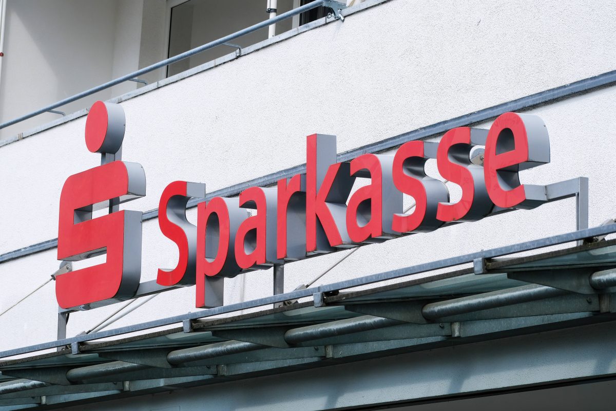 Sparkasse Duisburg geht gegen Falschparker vor. Die Kunden müssen jetzt aufpassen.