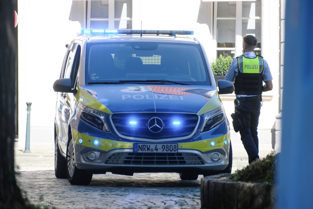 Gelsenkirchen: Polizei sucht Zeugen nach Autounfall