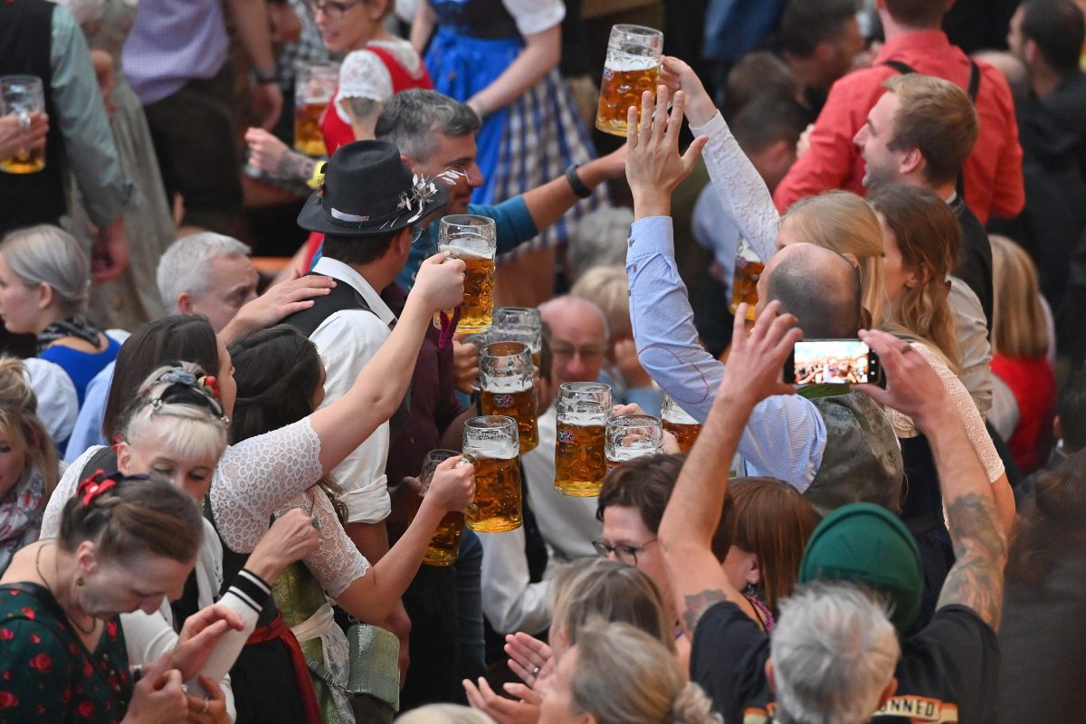 Schlager’s Oktoberfest sensation: Suddenly he appeared