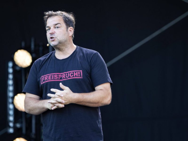 Martin Rütter warnt vor beliebtem Hunde-Spiel: „Unfassbar gefährlich“