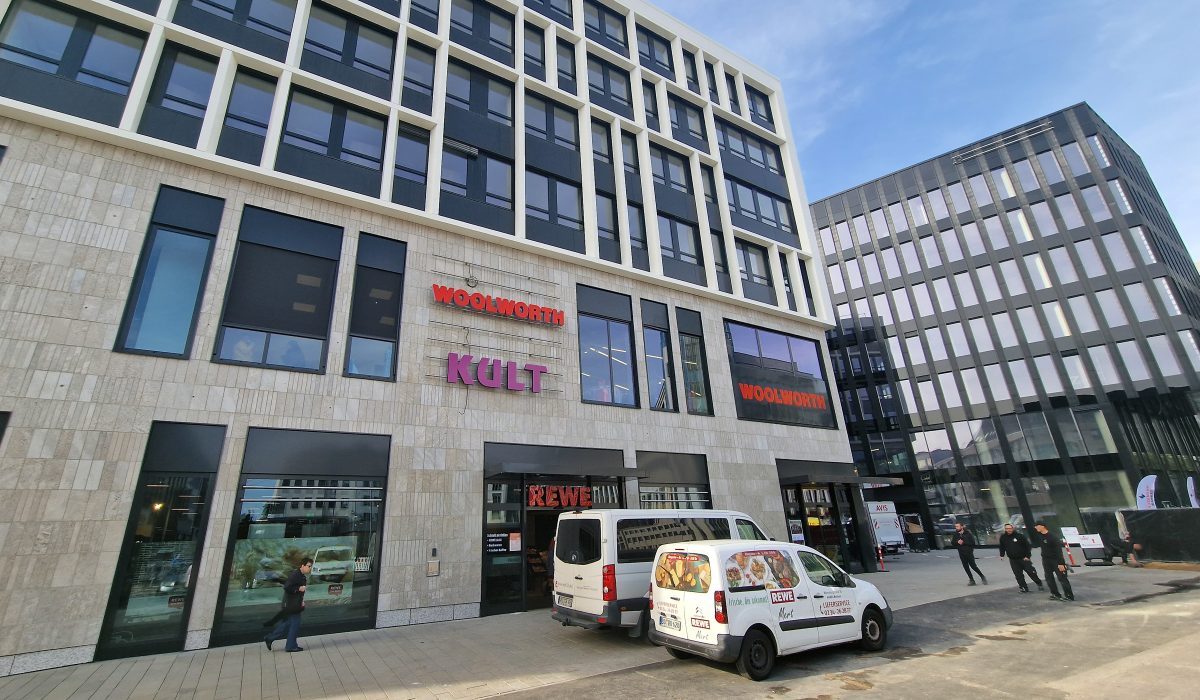 In Bochum eröffnet ein neues Shopping-Center.