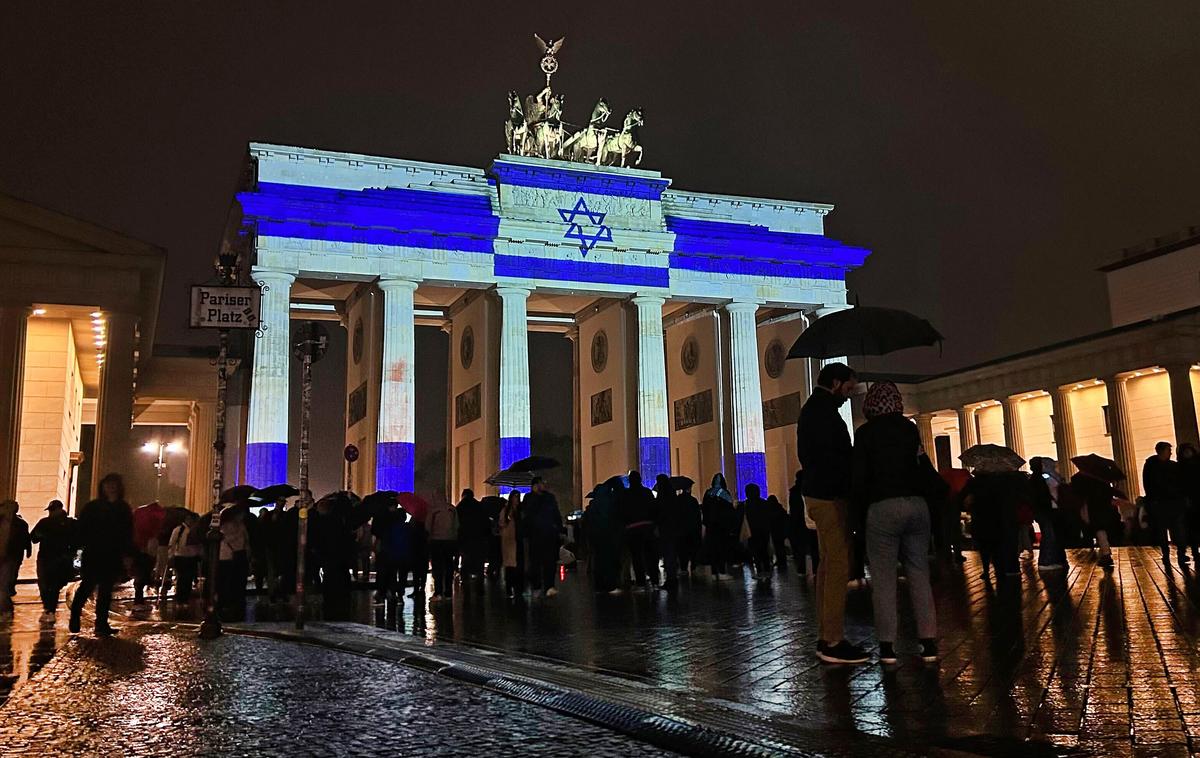 Ein Zeichen gegen den Krieg in Israel in Berlin.