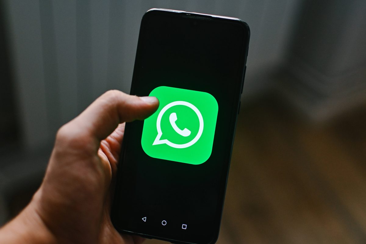 Whatsapp: Hold down the button – and you will activate a function