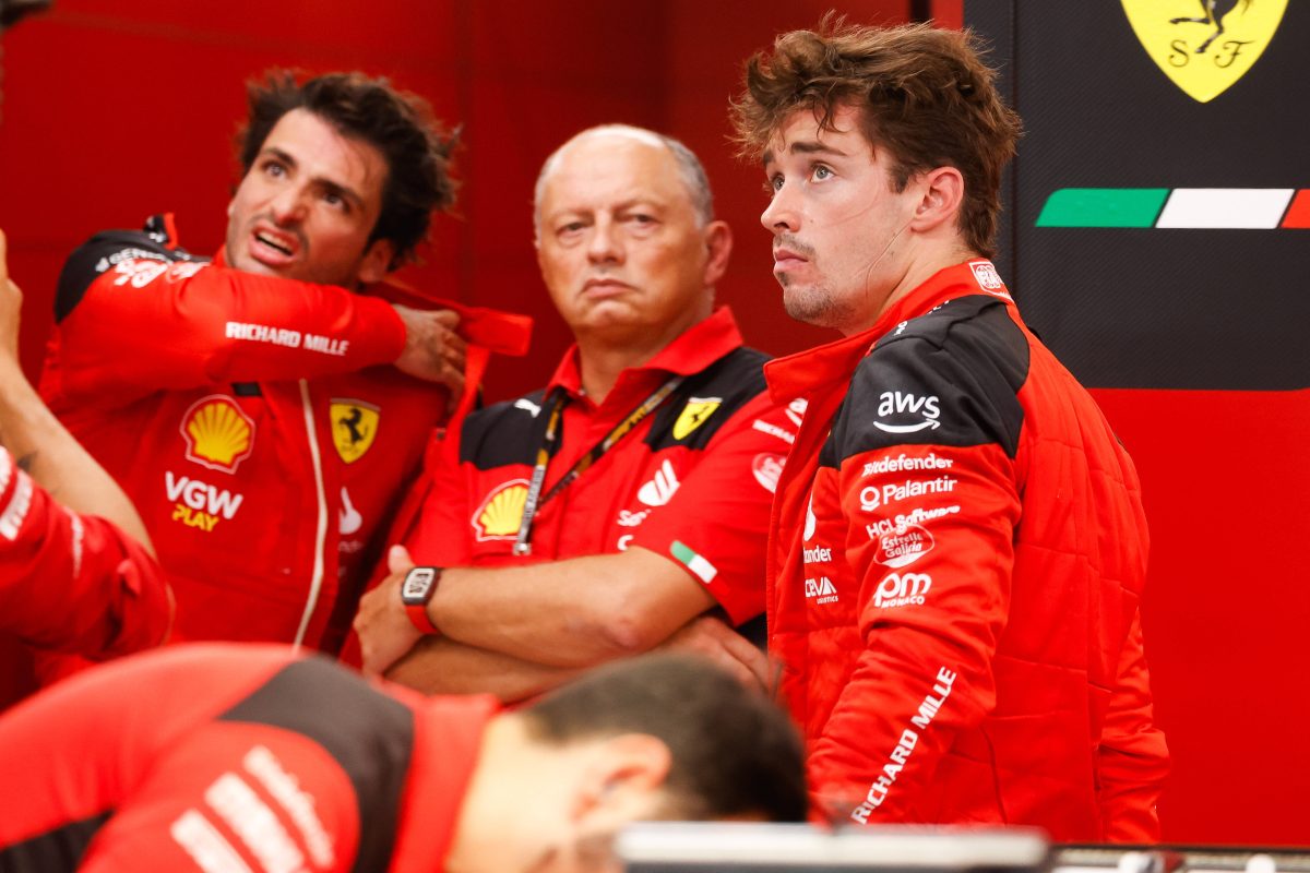Formel 1: Sorgenvolle Mienen bei Ferrari.