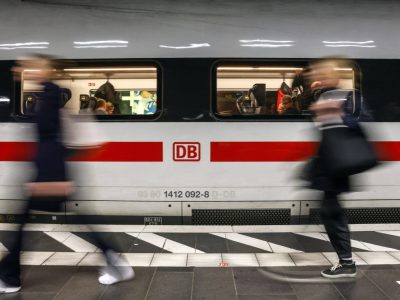 Die Deutsche Bahn zieht den Zorn der Pendler auf sich. (Symbolfoto)