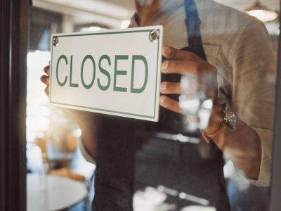 Die Erhöhung der Mehrwertsteuer auf Speisen in der Gastronomie kann verschiedene Auswirkungen haben. Ein TV-Koch warnt vor großem Restaurant-Sterben.