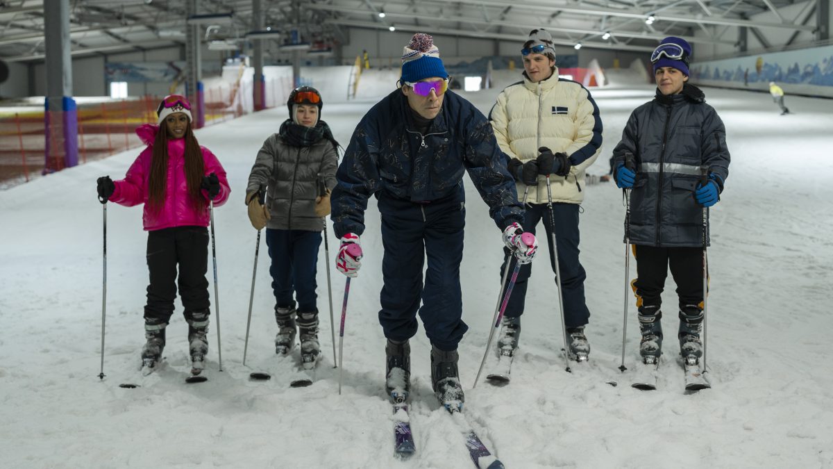 Amazon Prime: Ski-Halle, Drogen, Überfälle – das erwartet dich in der neuen Staffel „Die Discounter“