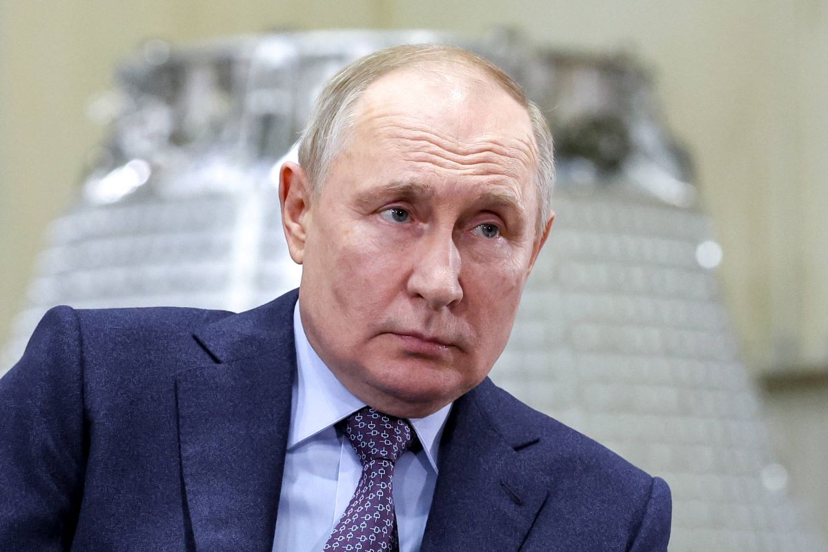 Wegen zu hoher Schulden schickt Wladimir Putins Kreml eine Mutter an die Front.