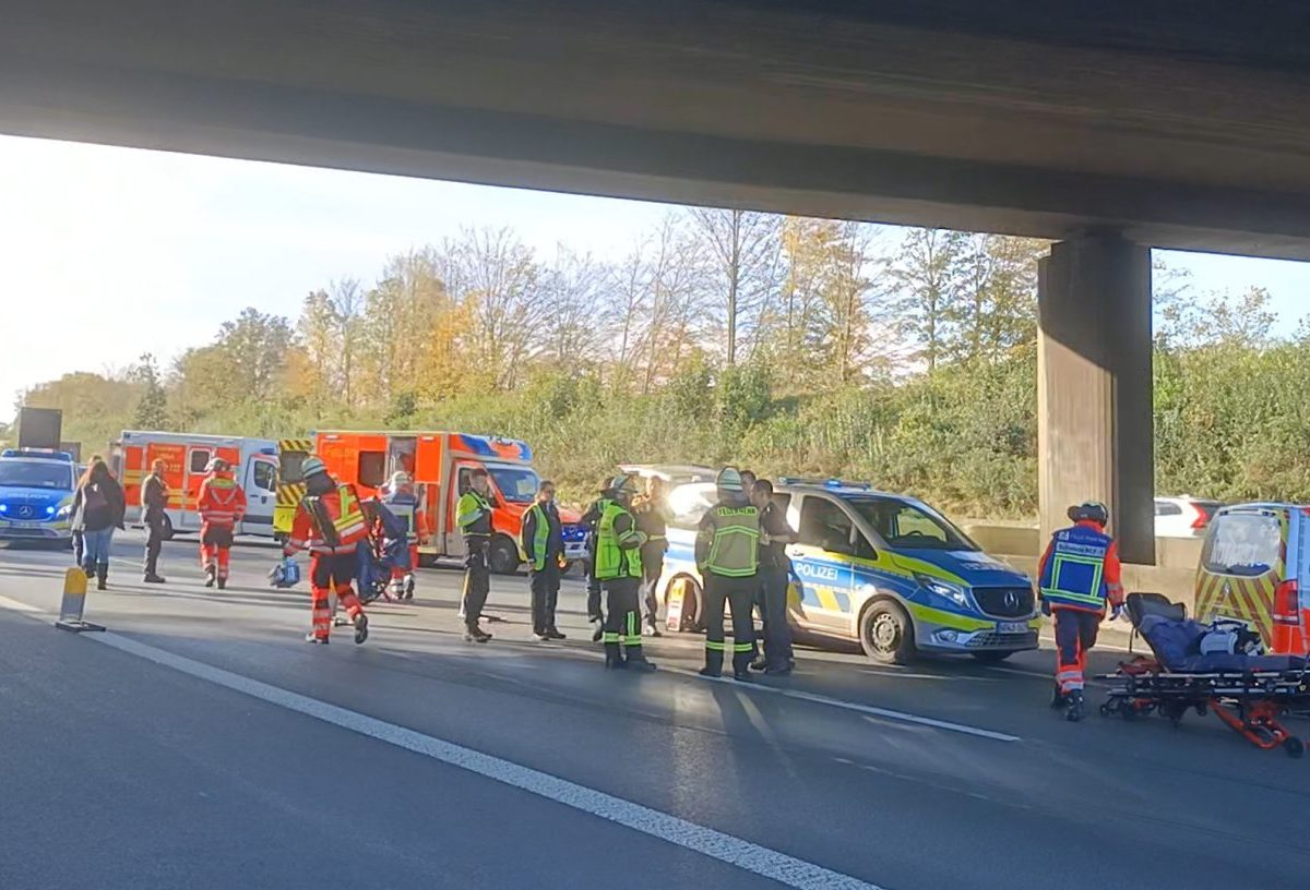 Großeinsatz auf der A1