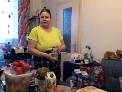 Bürgergeld-Empfängerin Sandra sucht eine große Wohnung.