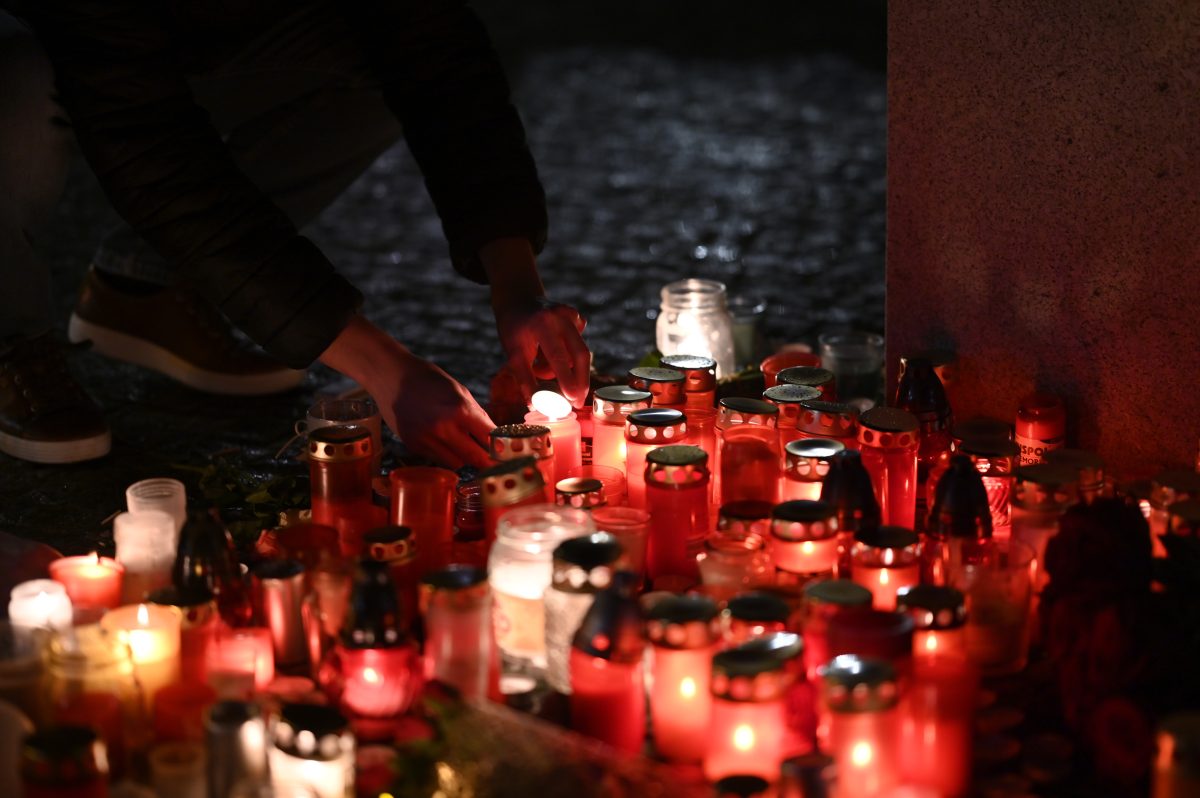 Trauer in Prag! Ein Mann tötete 14 Menschen.