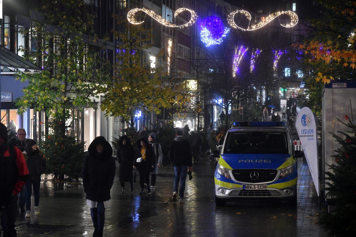 Auf dem Weihnachtsmarkt Bochum kam es an Nikolaus zu einem Polizei-Einsatz.