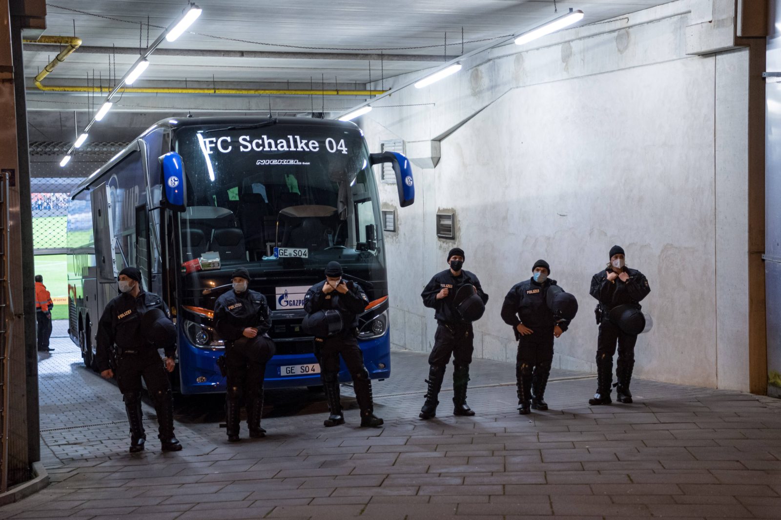 FC Schalke 04 zu Gast bei Hansa Rostock: Wiederholen sich diese hässlichen Szenen?