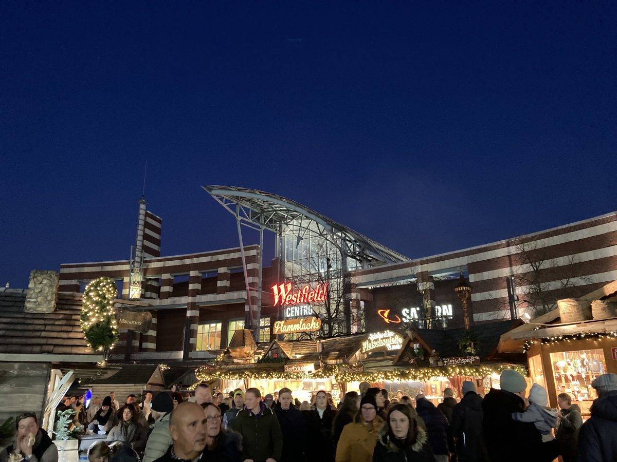 Weihnachtsmarkt Centro Oberhausen Besucher für erschreckende