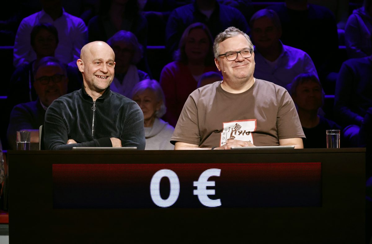 „Wer weiß denn sowas?“: Quiz-Partner Jürgen Vogel und Elton sind sich uneinig.