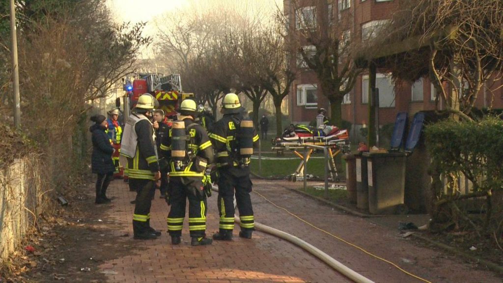 Feuer in einem Mehrfamilienhaus in Dortmund.