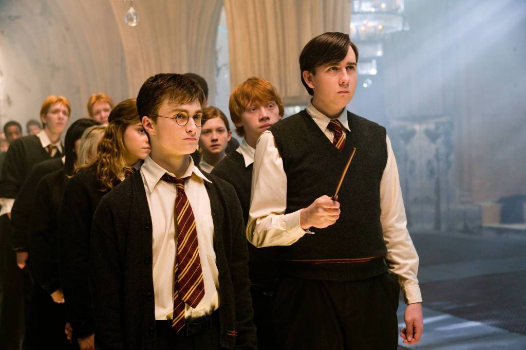 Harry Potter und seine Freunde in Hogwarts.
