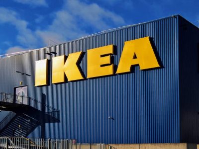 Ikea: Kunde entsetzt, als er das Paket seiner Online-Bestellung öffnet