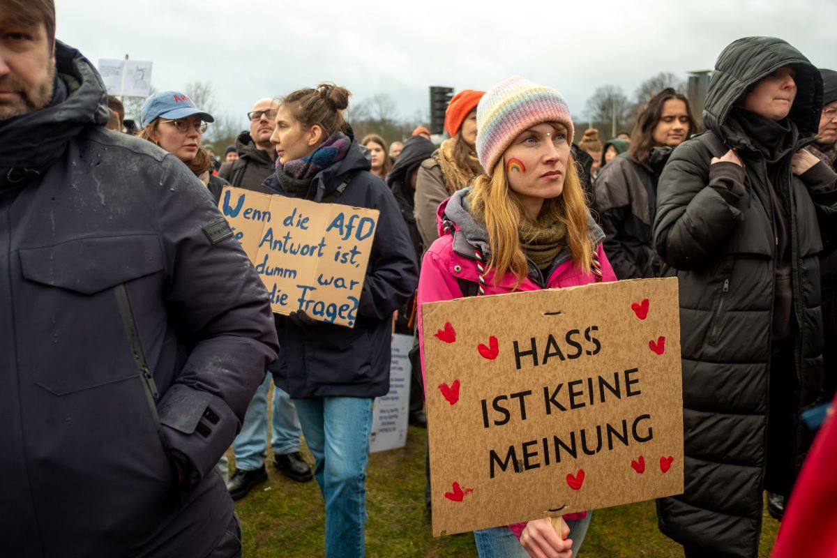 Junge Frauen wÃ¤hlen links, Gen-Z-MÃ¤nner driften aber nach rechts zu Parteien wie der AfD ab.