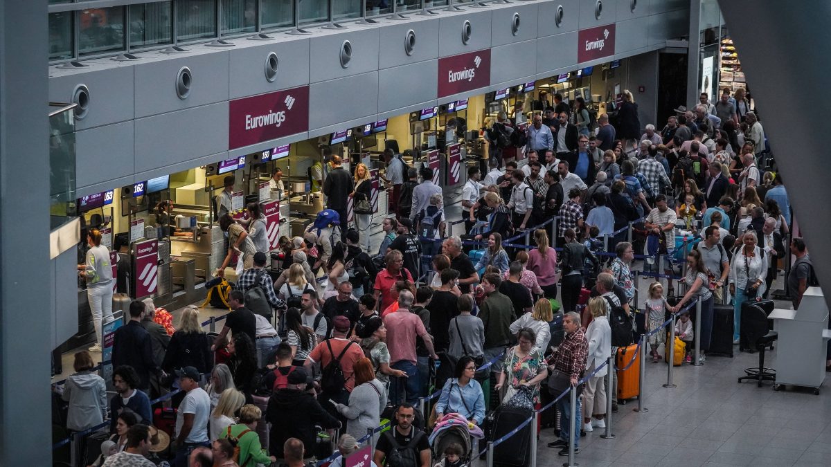 Flughafen Düsseldorf: Plötzlich Gate geschlossen – große Sorge bei Passagieren