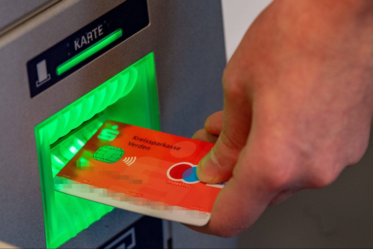 Sparkasse, ING & Co: Neue Überweisungs-Regel kommt – wirklich JEDER Bankkunde ist betroffen