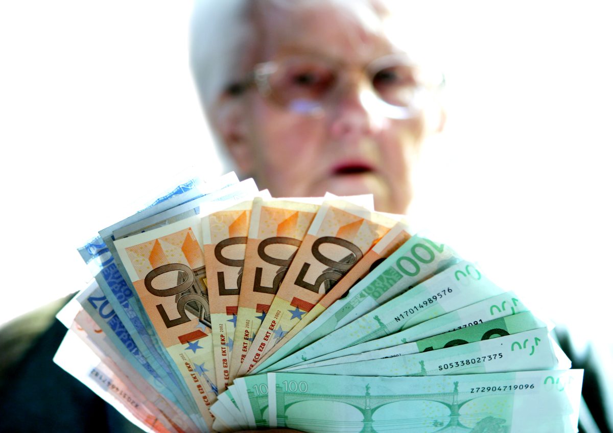 Lotto: Frau erzählt Gatten von Jackpot-Gewinn – er greift sofort zu drastischer Maßnahme