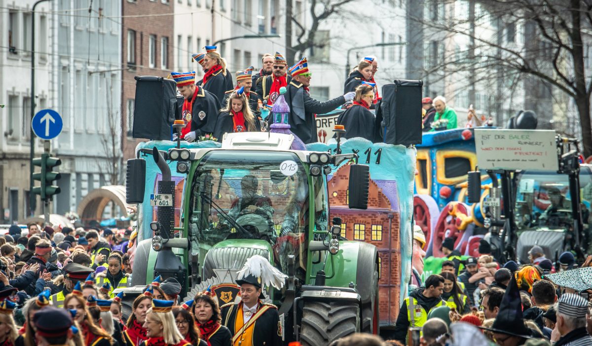 Rosenmontagszug in Düsseldorf: Das ist einfach traurig!