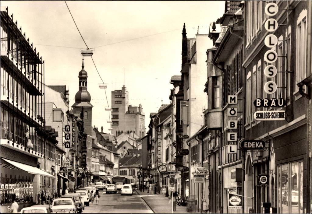 Einkaufsstraße im historischen Berlin