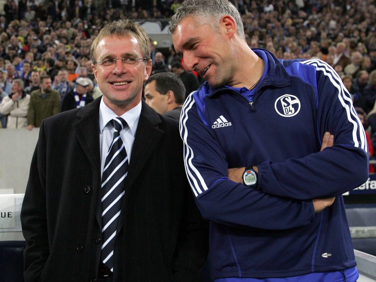 Ex-Schalke-Trainer Ralf Rangnick (l.) könnte beim FC Bayern anheuern.