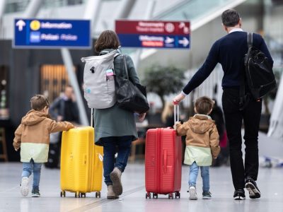 Der Flughafen Düsseldorf kündigt Änderungen an, die Reisende in den Osterferien sofort bemerken.