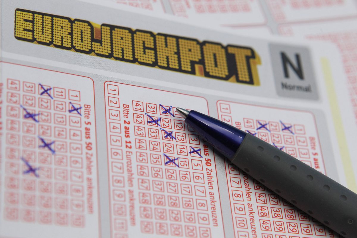 Lotto: Vater sahnt dicken Gewinn ab – was er am nächsten Tag macht, ist kaum zu glauben