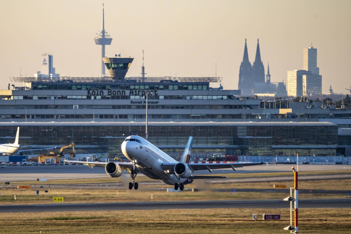 Flughäfen in NRW: Zum Schnäppchen-Preis in den Urlaub fliegen? Hier sparen Touristen bares Geld