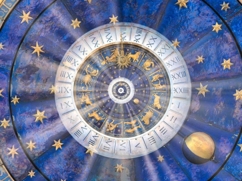 Horoskop: Liebes-Vorhersage bringt Licht und Schatten – diese Sternzeichen trifft es besonders