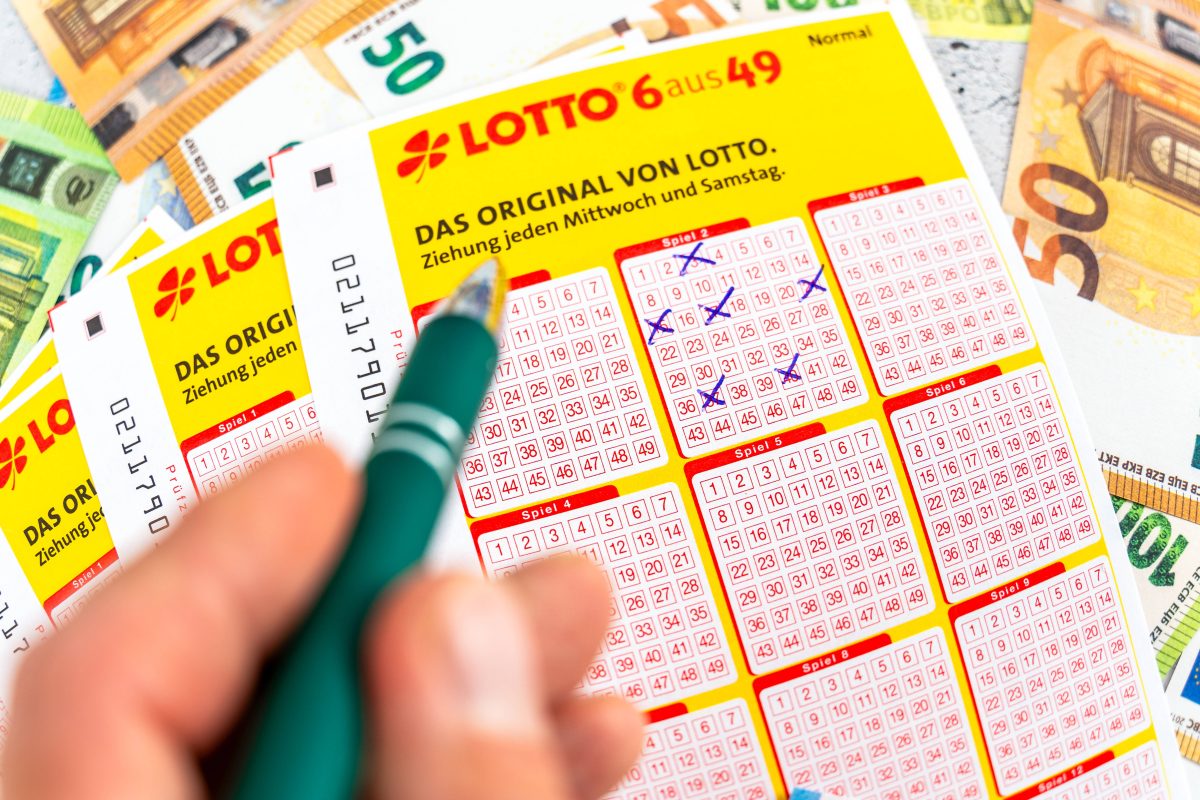 Lotto-Spieler gewinnt 45 Millionen. Seine Nachbarn haben nichts gewusst.