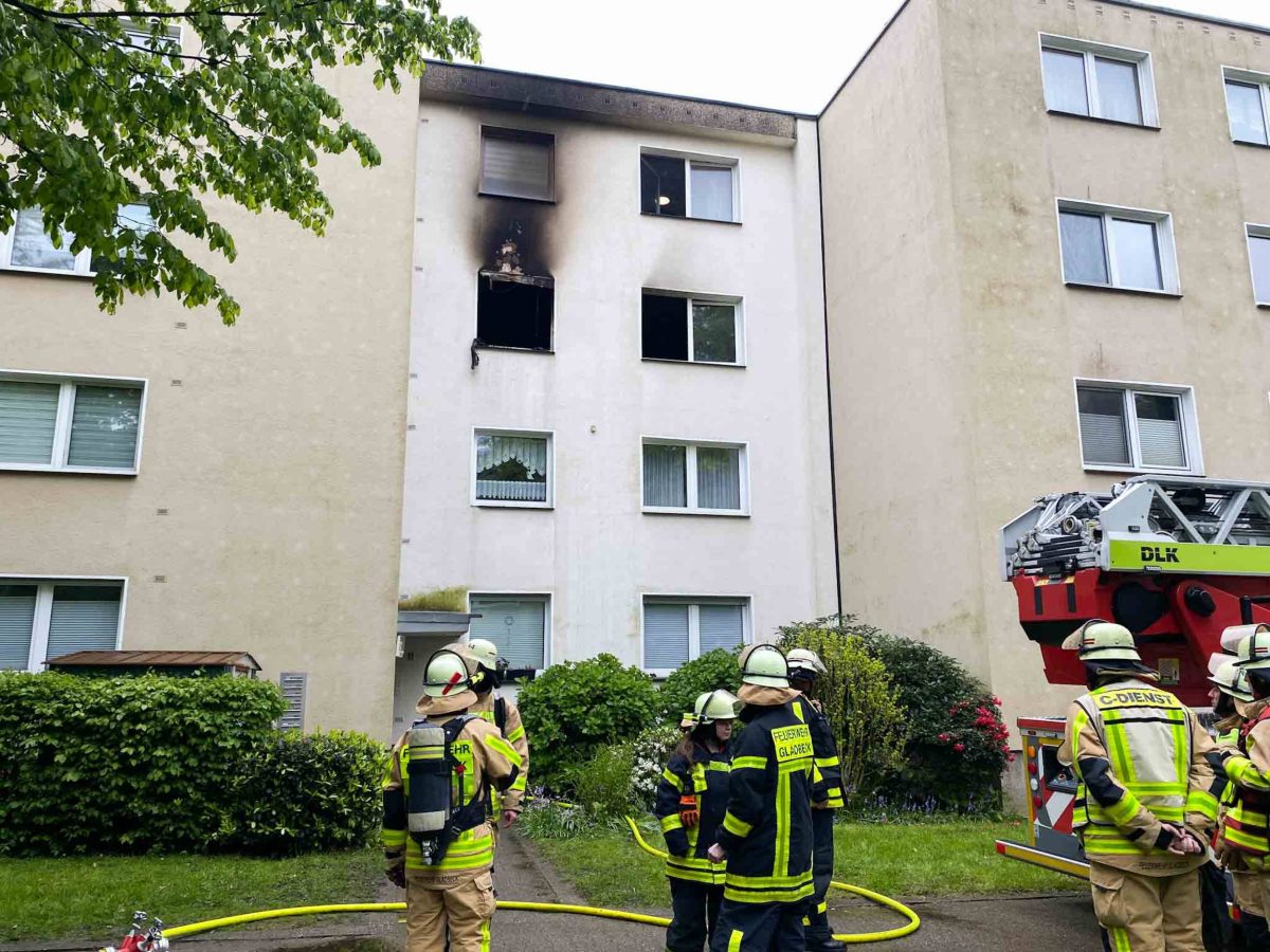 Ruhrgebiet: Flammen lodern aus Mietswohnung – für eine Frau endet das Feuer-Drama tödlich