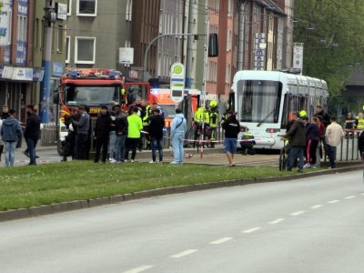 Kind wird in Gelsenkirchen von Straßenbahn erfasst und stirbt.