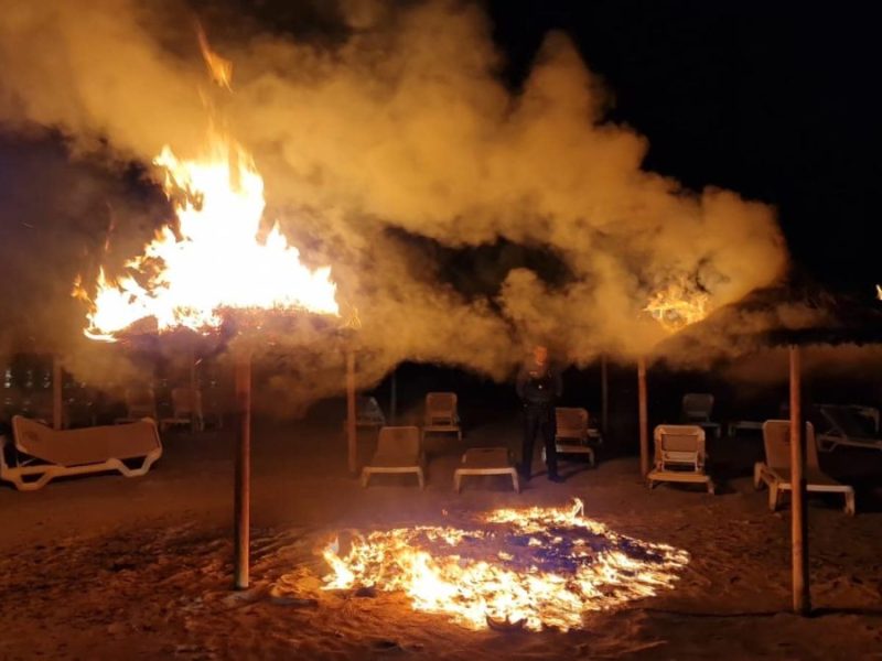 Urlaub auf Mallorca: Feuer an Touristen-Playa! Plötzlich brennt es hier lichterloh