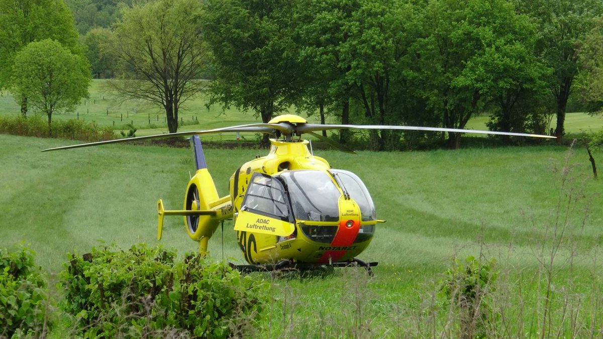 NRW: Schwerer Unfall mit Lebensgefahr – Rettungshubschrauber im Einsatz