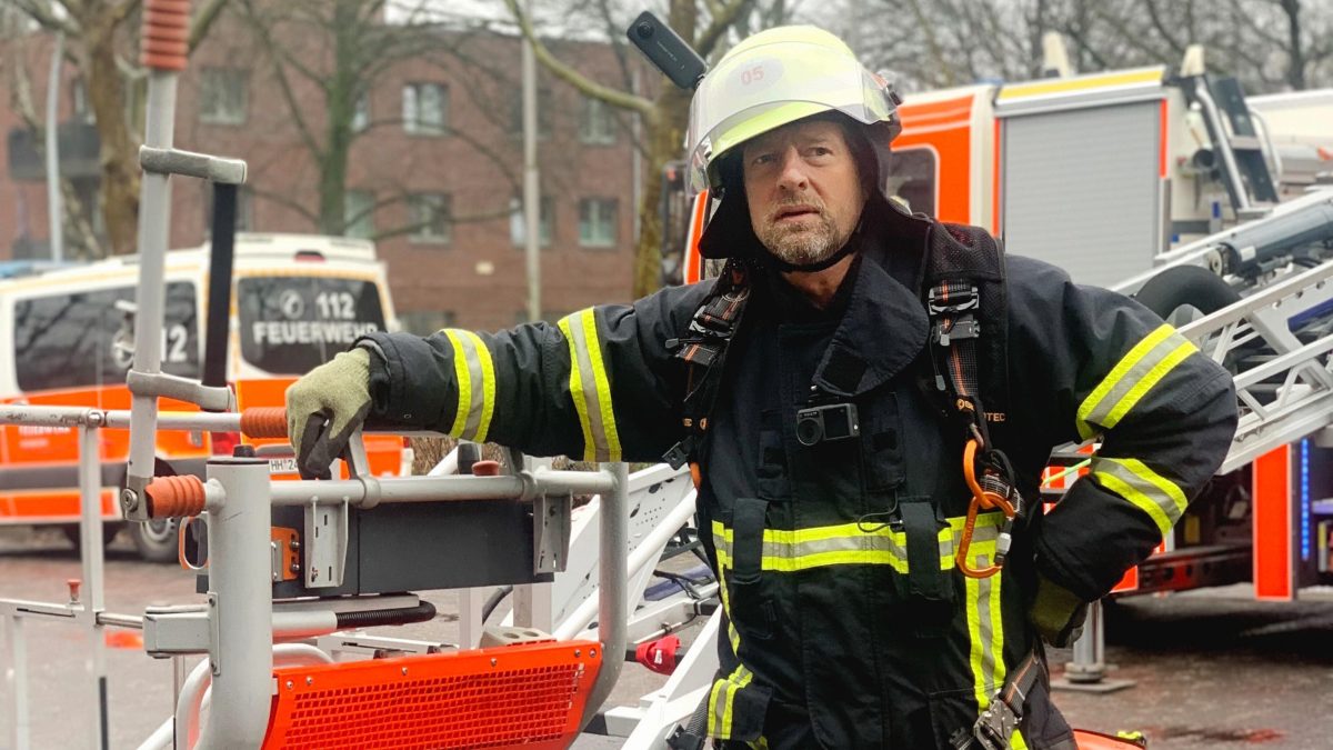 RTL zeigt mit „Einsatz für Henning Baum“ einen Blick hinter die Kulissen der Feuerwehr. Dabei stößt der Schauspieler an seine Grenzen...