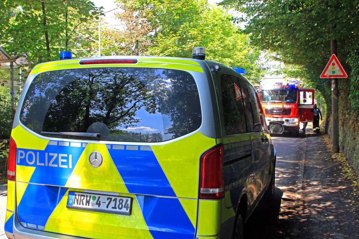 NRW: Erst Feuerwehrmann überfahren – dann rast Autofahrer auf sein nächstes Opfer zu